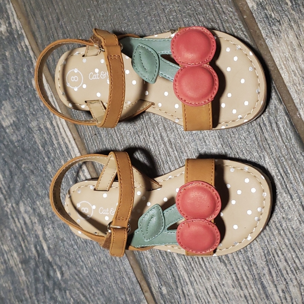 Used cat and jack toddler size 8 sandal
